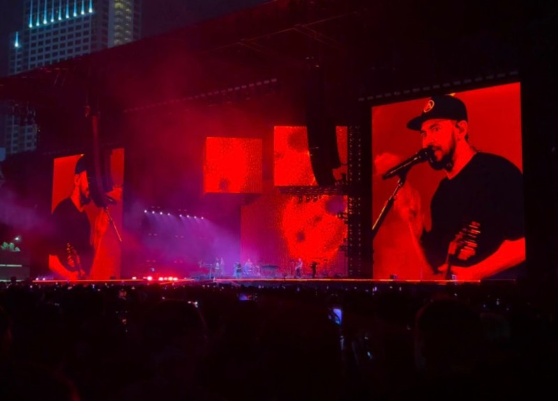 Grup band Linkin Park menggelar konsernya di Jakarta pada Minggu (16/2)