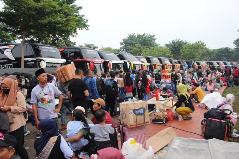 Arsip kegiatan masyarakat saat Program Mudik Gratis (Foto: Dok. Ist)