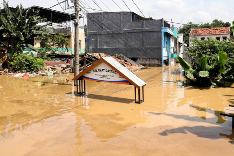 Banjir merendam RW 17, Pejaten Timur, Pasar Minggu, Jakarta Selatan, Senin (3/3/2025)