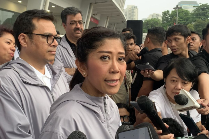Menteri Komunikasi dan Digital (Menkomdigi) Meutya Hafid saat ditemui dalam acara Sosialisasi Peraturan Menteri tentang penggunaan e-SIM, di GBK, Jakarta Pusat, Jumat (11/4/2025).