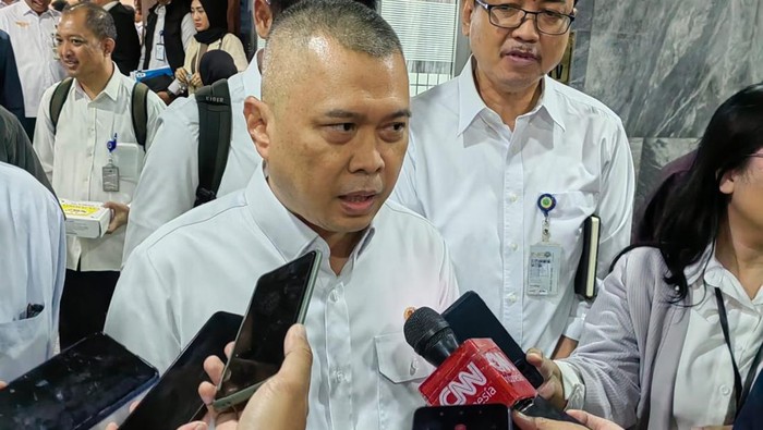 Menteri Perhubungan Dudy Purwagandhi